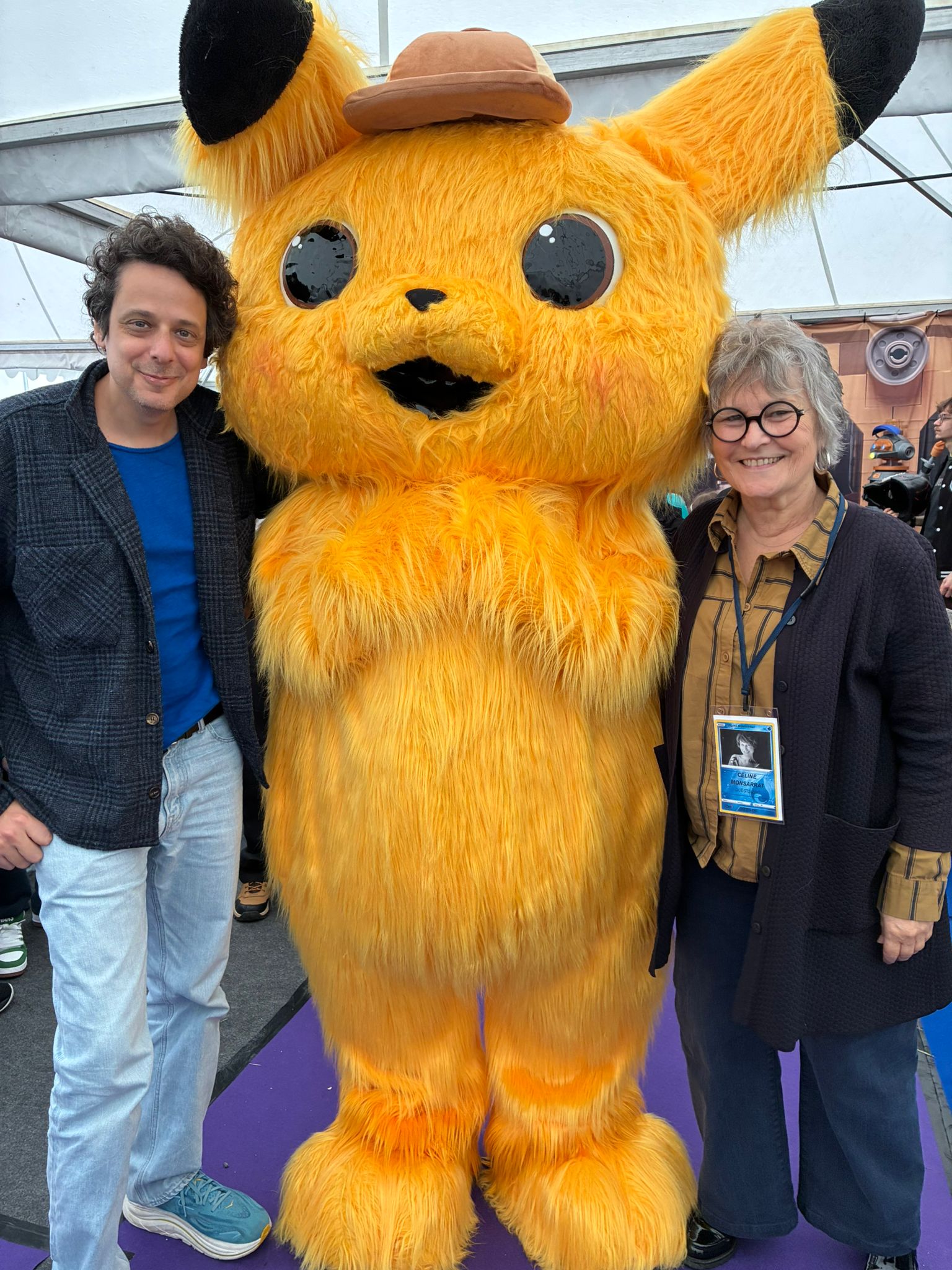 Celine et Aurelien avec Pikachu
